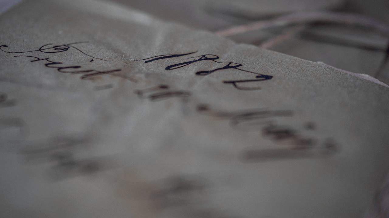 Makroaufnahme eines Dokuments aus dem Archiv der Erben Friedrich Kochs